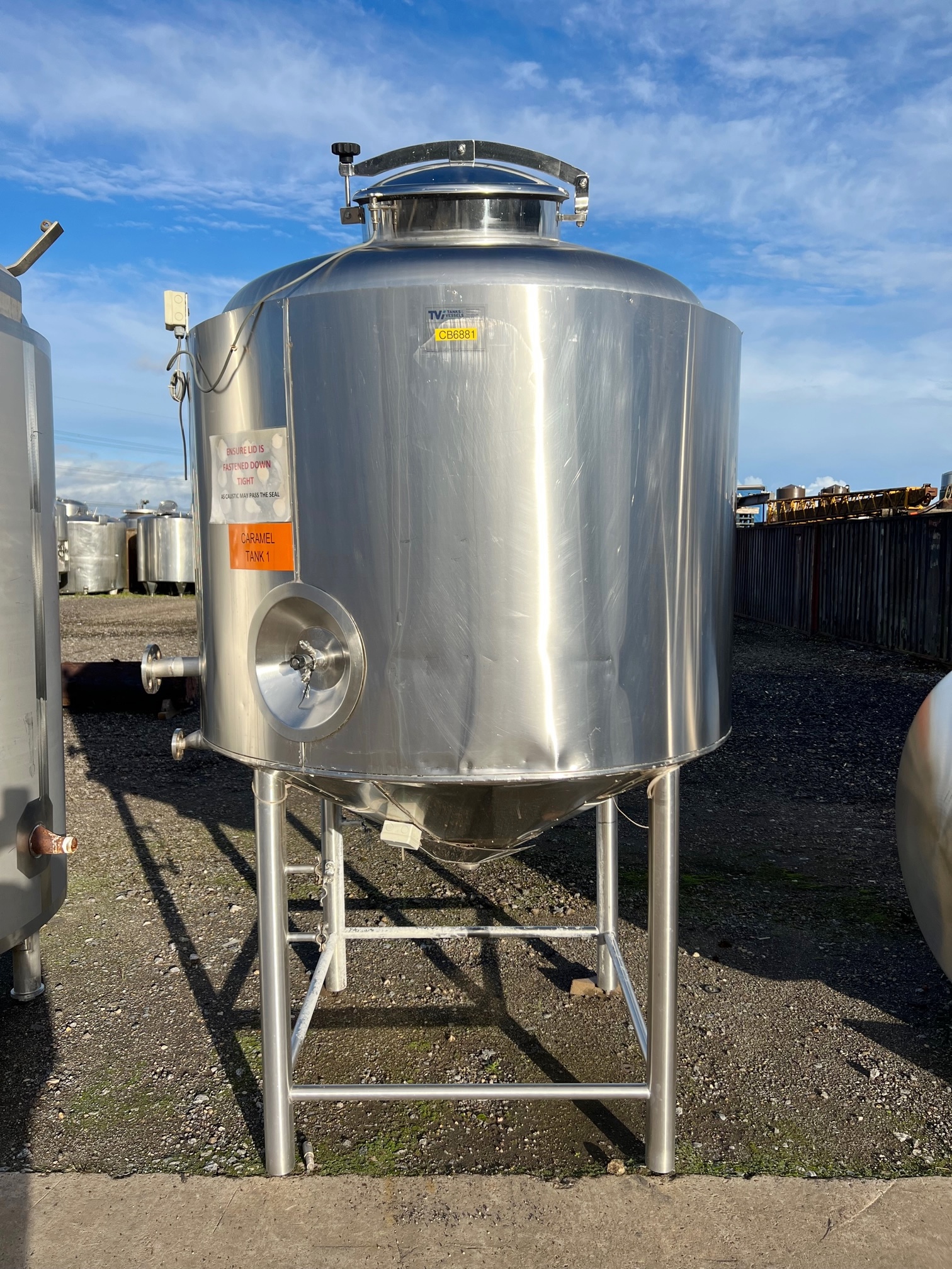 Used 1800 Litre 96 Gallon Capacity Insulated Clad Vertical Stainless Steel 316 Tank Vessel 3254